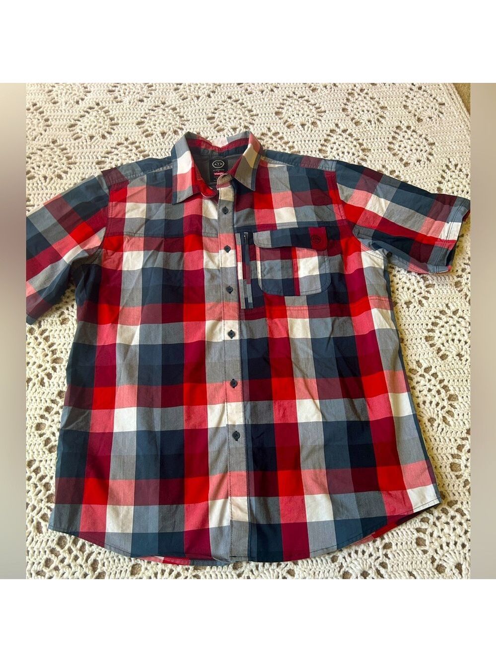 Wrangler ATG Short Sleeve Vented Outdoor Button Down Shirt Men’s L Red Plaid